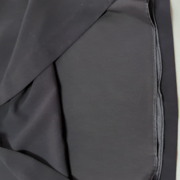 Tahari, black sleeveless shift dress with pockets. Sz 8 - Picture 9 of 10